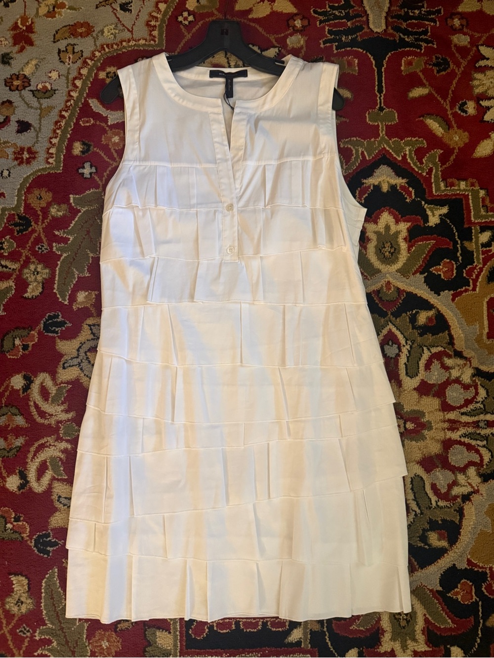BCBGMAXAZRIA Sleeveless White Pleated Shift Dress
